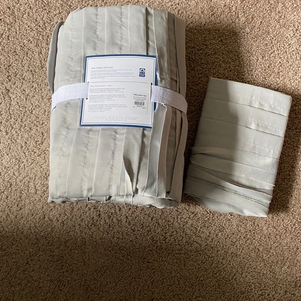 Pottery Barn Teen Pretty Pleats Duvet Cover & Sham (Twin/Twin XL) Light Gray